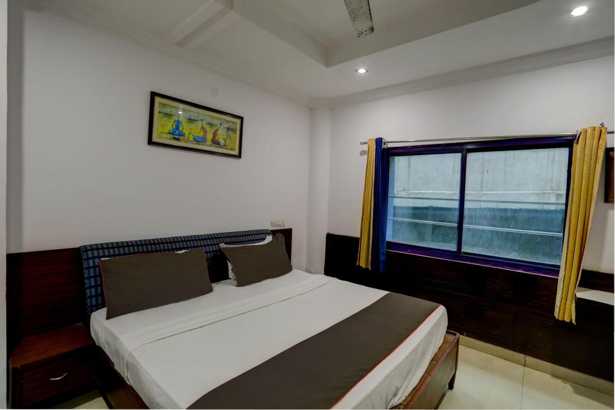 Hotel Monarch Inn Lucknow Buitenkant foto