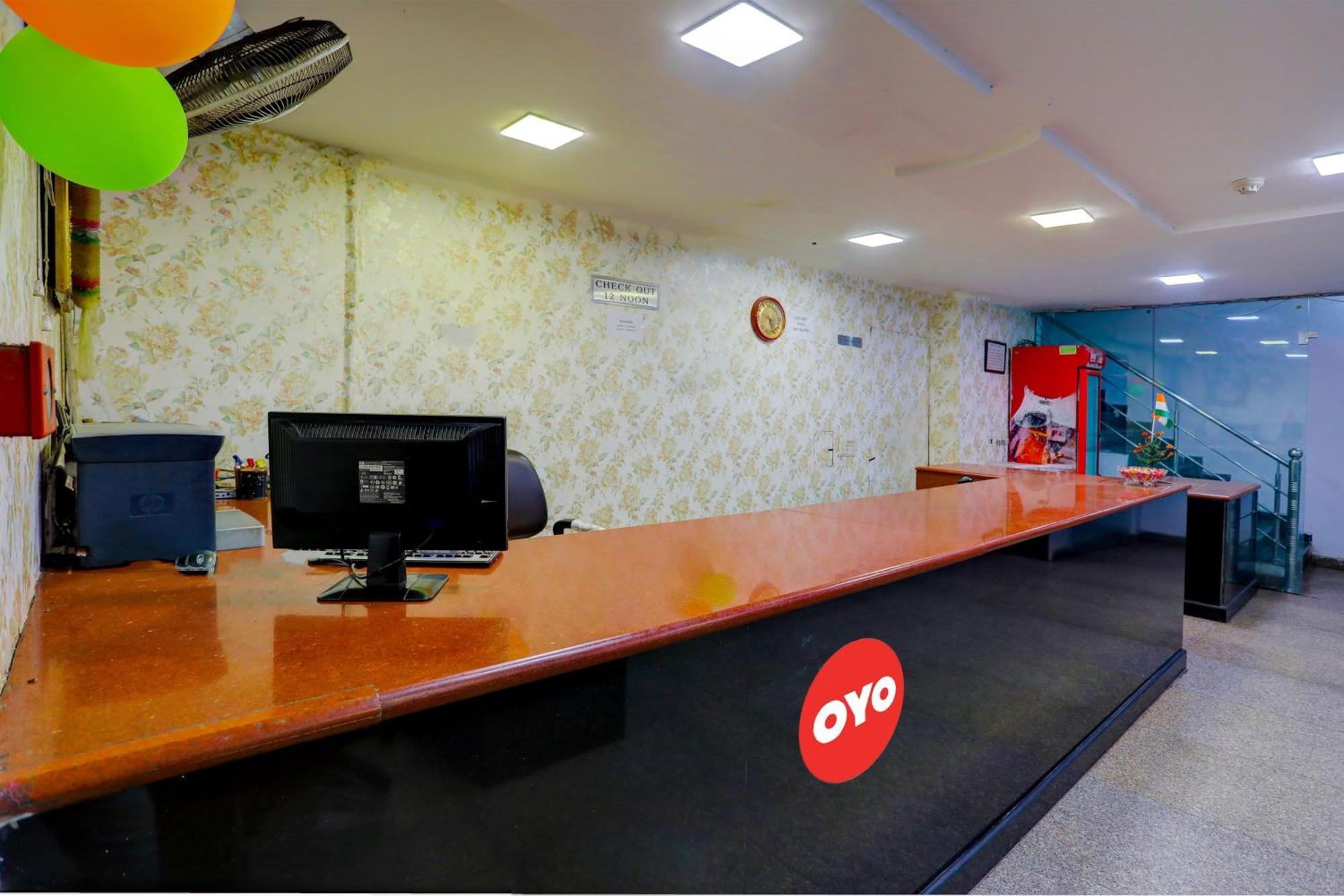 Hotel Monarch Inn Lucknow Buitenkant foto