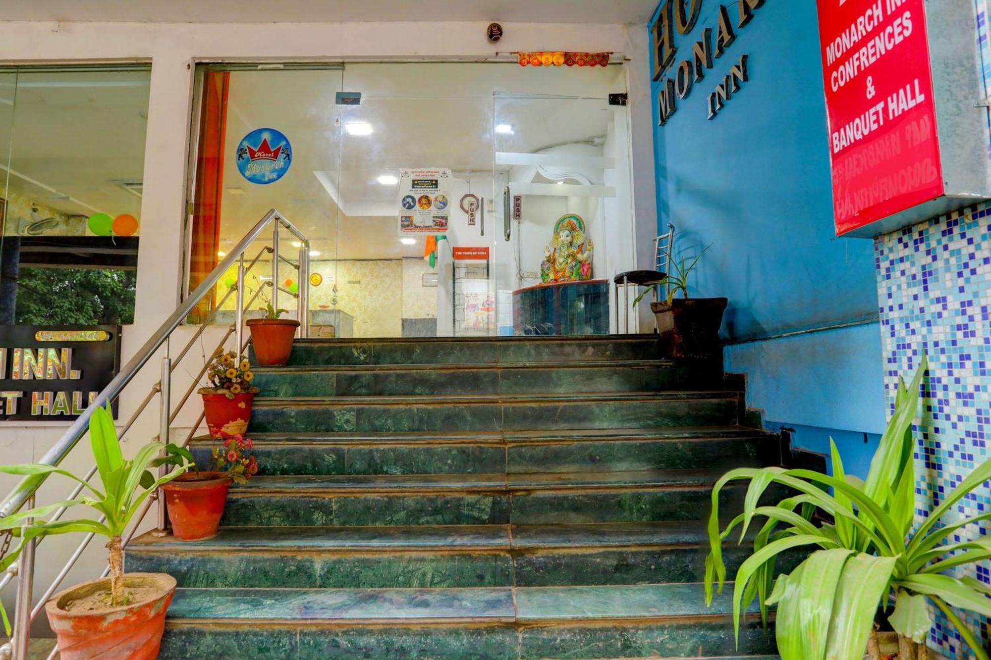 Hotel Monarch Inn Lucknow Buitenkant foto