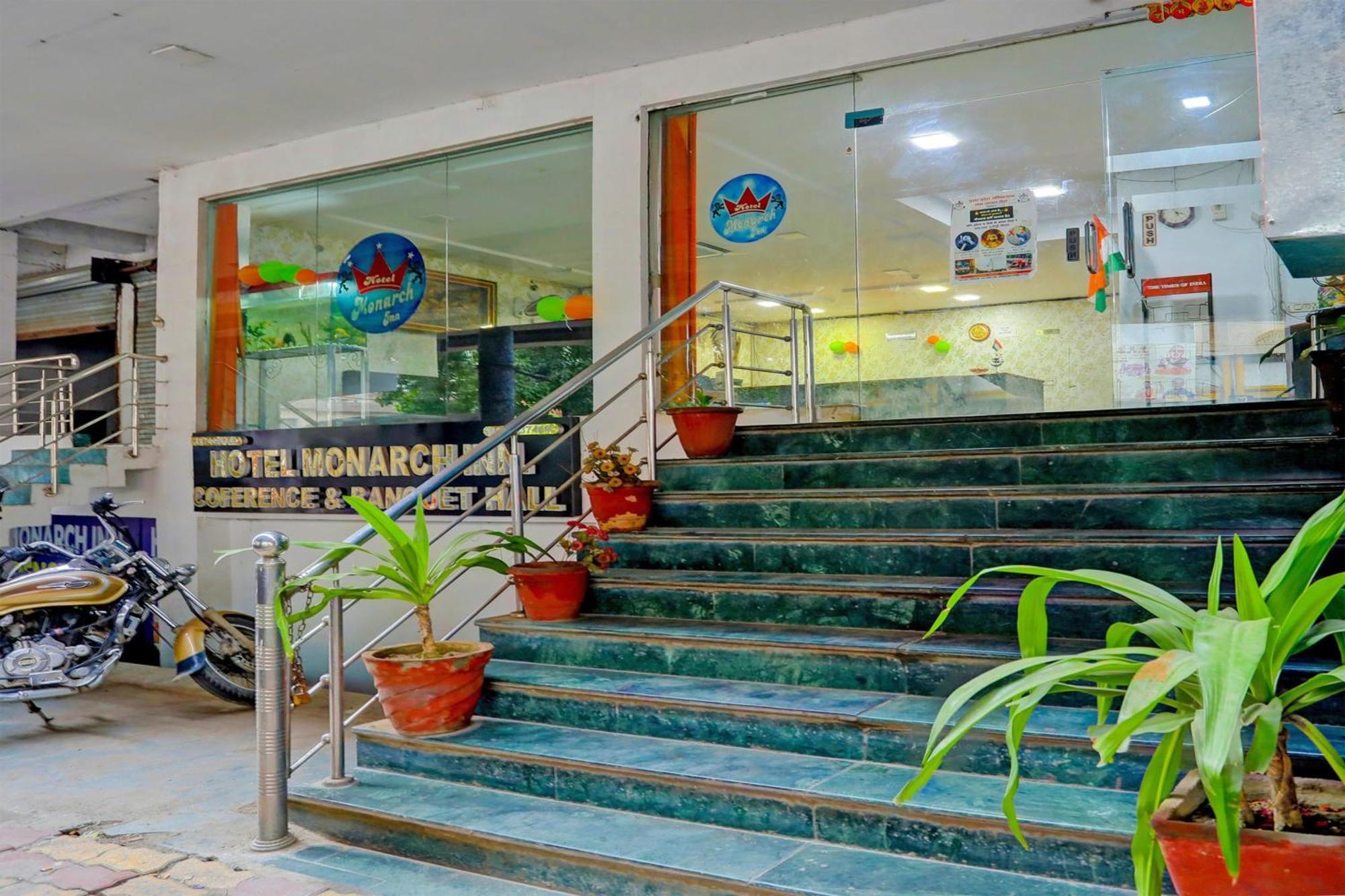 Hotel Monarch Inn Lucknow Buitenkant foto