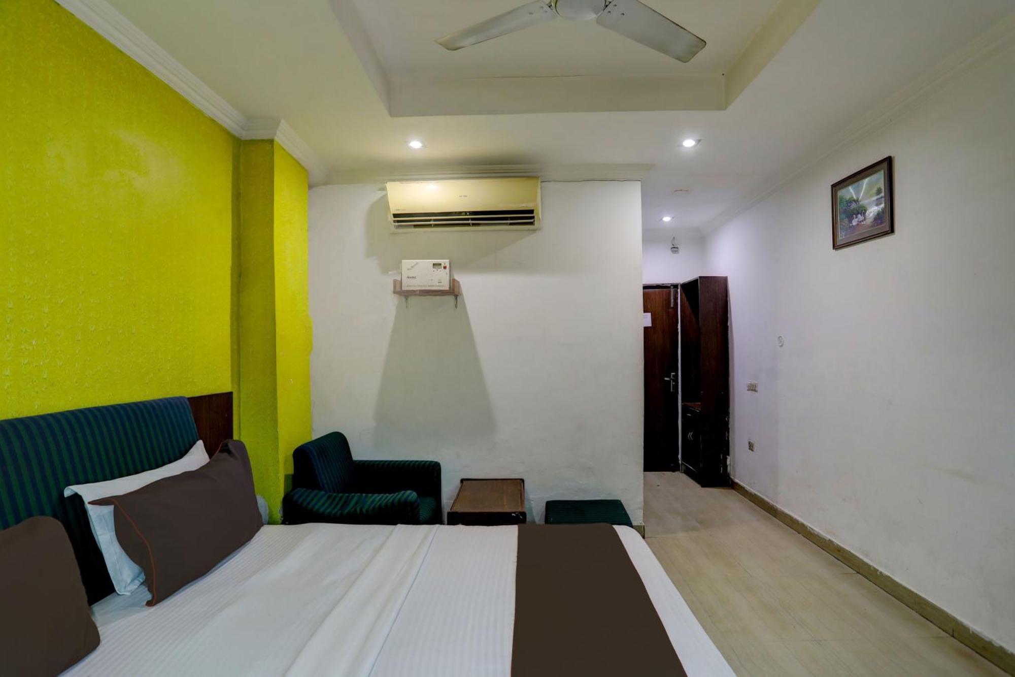 Hotel Monarch Inn Lucknow Buitenkant foto