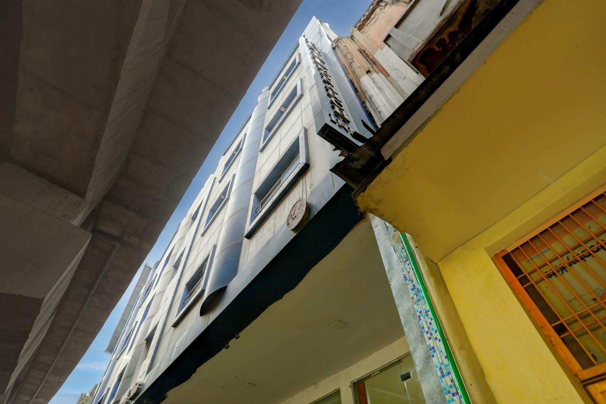Hotel Monarch Inn Lucknow Buitenkant foto