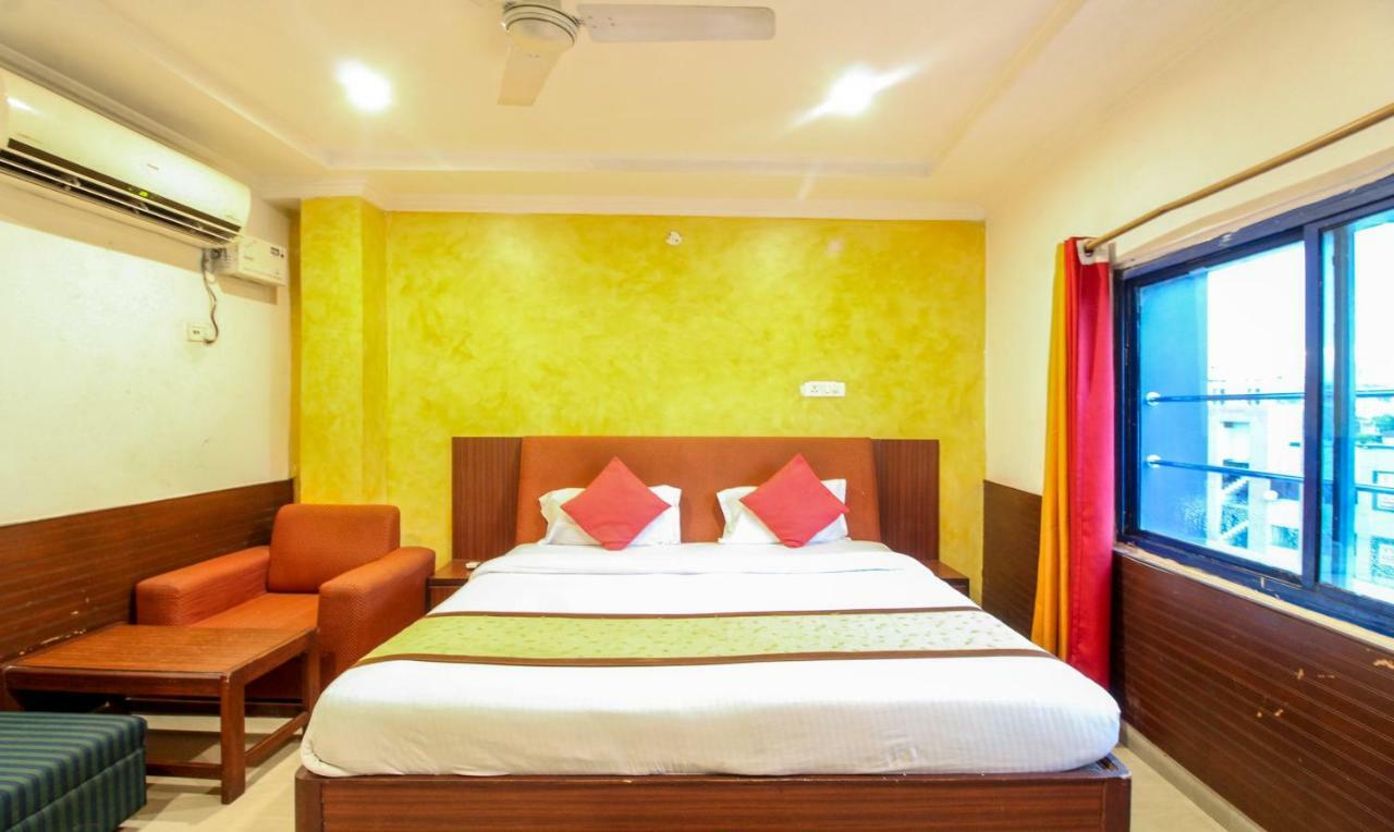 Hotel Monarch Inn Lucknow Buitenkant foto