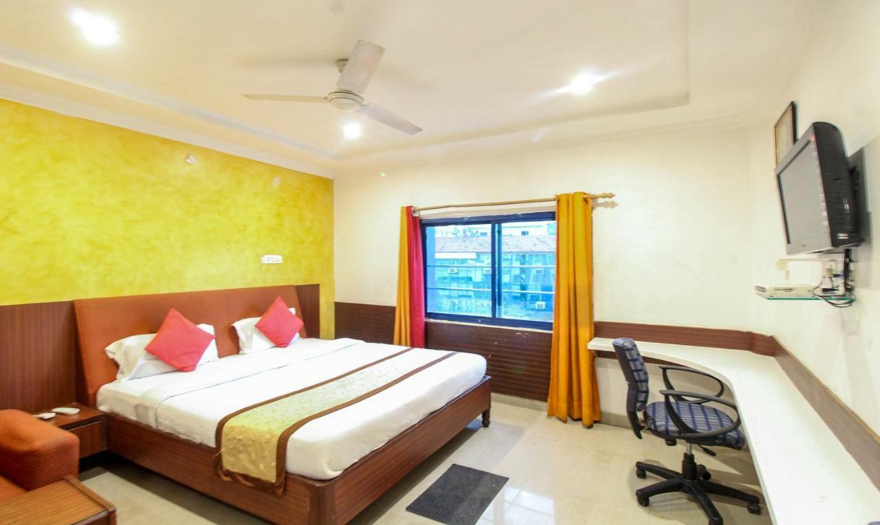 Hotel Monarch Inn Lucknow Buitenkant foto
