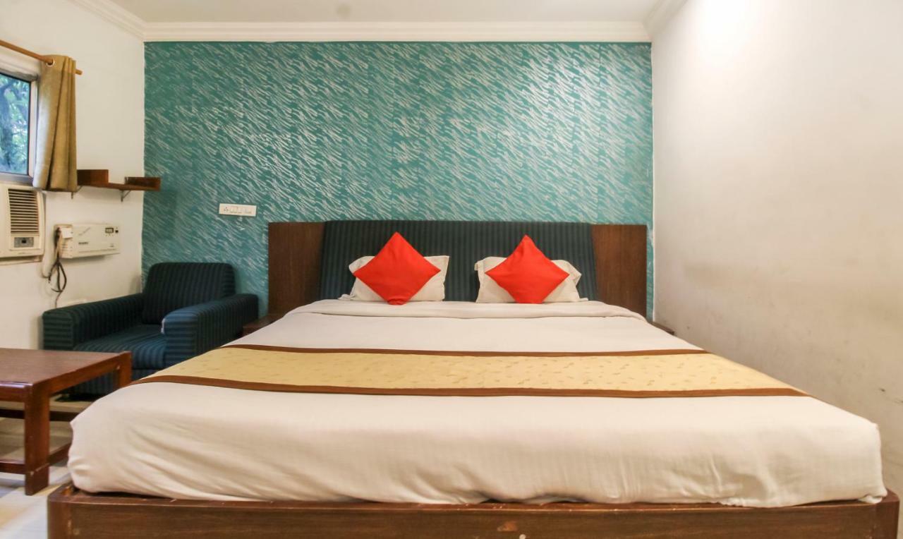 Hotel Monarch Inn Lucknow Buitenkant foto