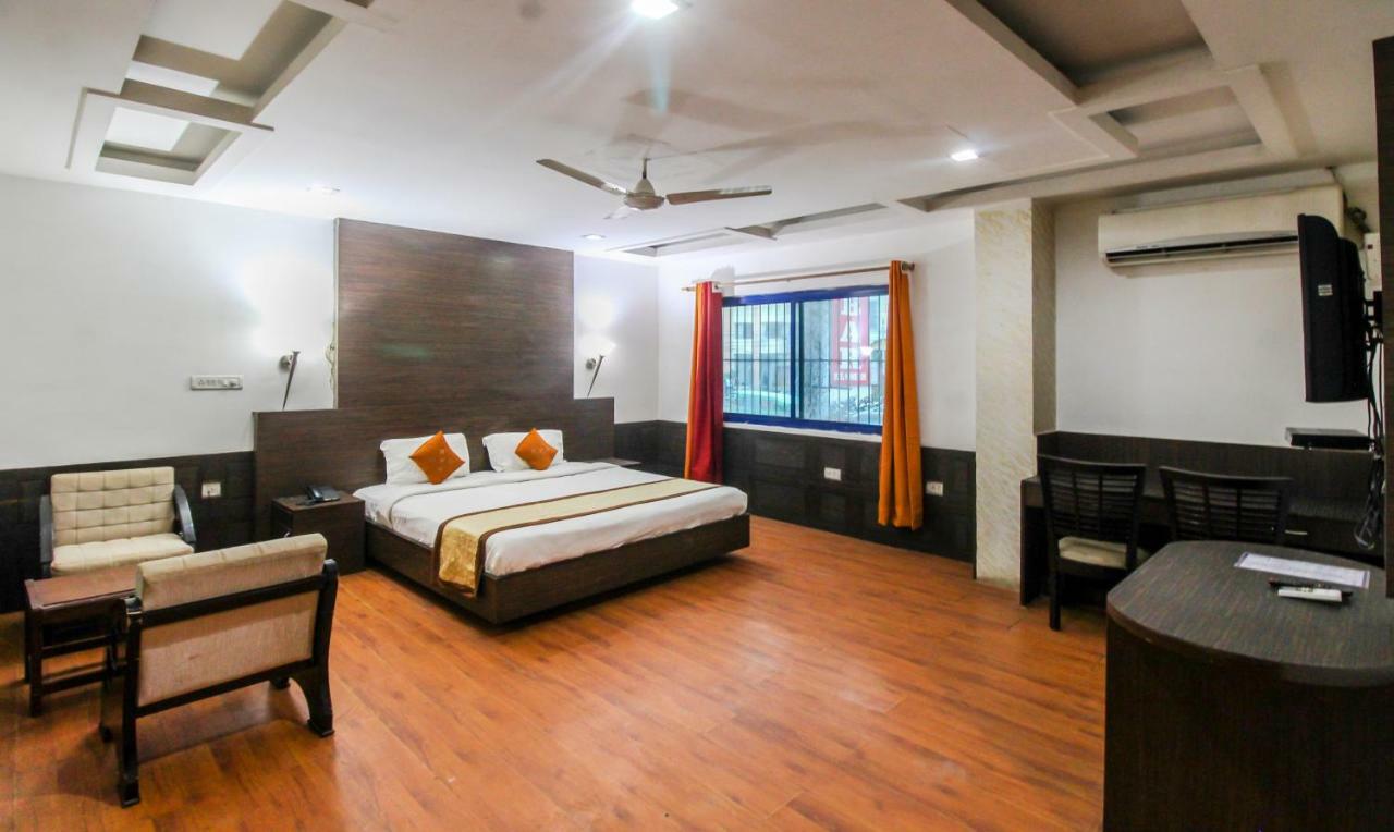 Hotel Monarch Inn Lucknow Buitenkant foto