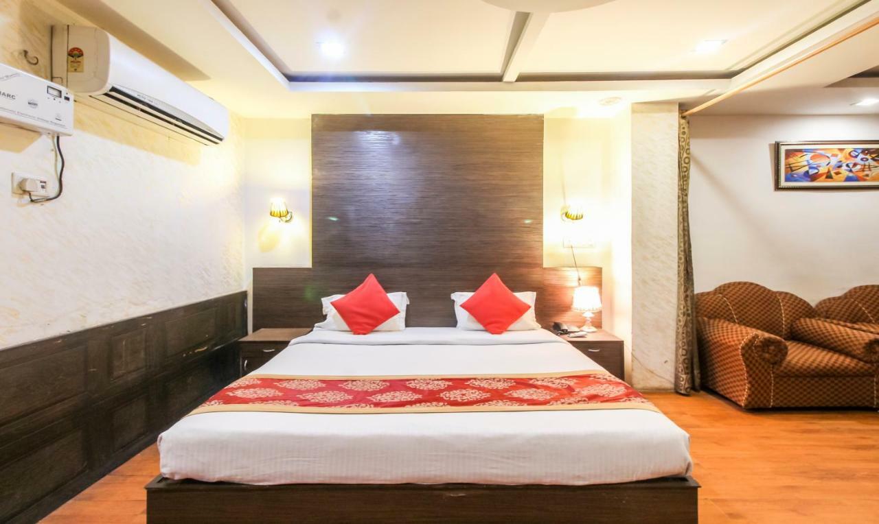 Hotel Monarch Inn Lucknow Buitenkant foto